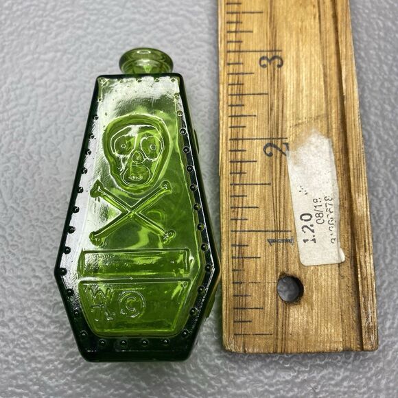 Vintage 1971 Wheaton Mini Green Glass Poison Bottle Coffin Skull Crossbones RIP - Picture 9 of 9